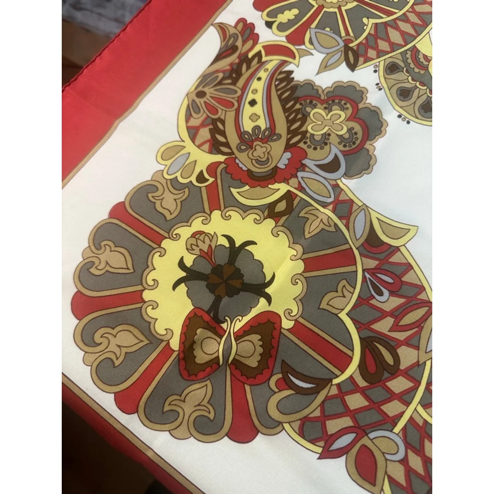 Women's Hermès White Red Patterned Silk Scarf One Size - Picture 3 of 5